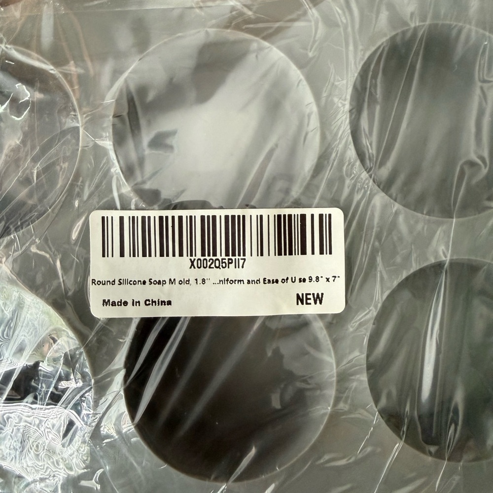 2 Pack of Round Molds for Soap or Baking Molds - Picture 2 of 2